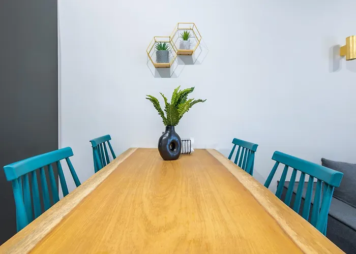 Cesily 2-Bedroom Apartment In Athens