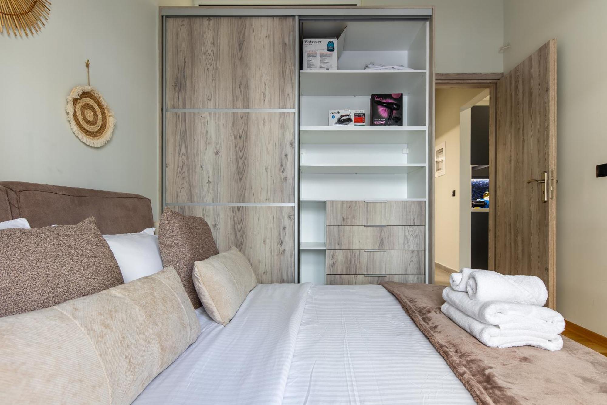 Cesily 2-bedroom In Apartment